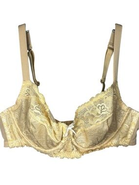 Cacique 38C Ivory Cream Lace Underwire Bra Floral Lace